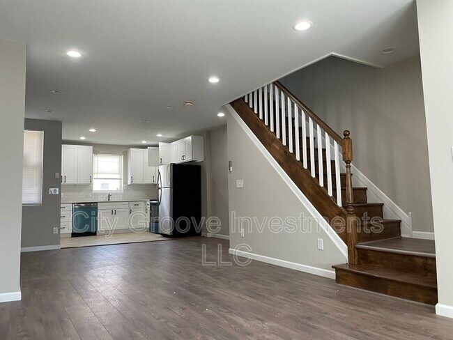 Building Photo - 929 Carver St