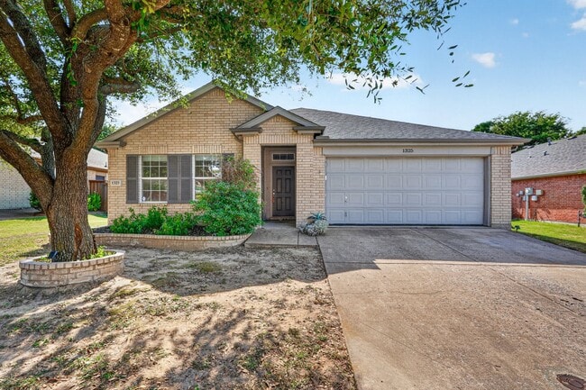 Building Photo - 1325 Periwinkle Dr