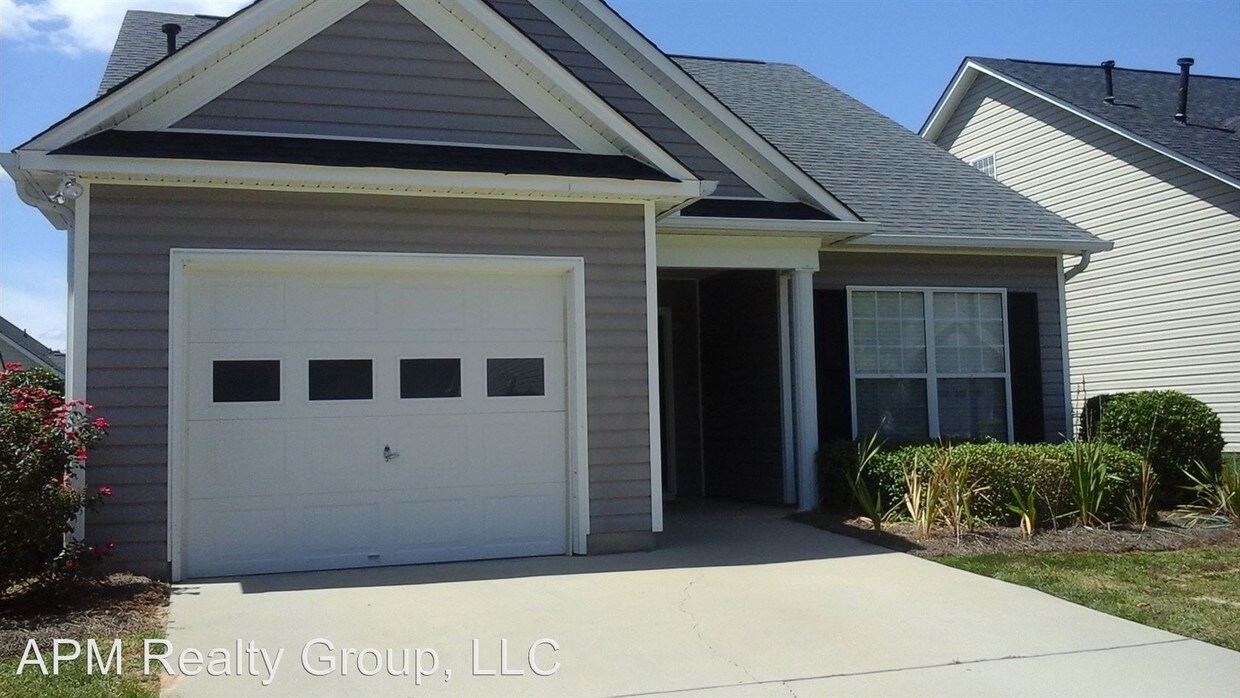 Foto principal - 3 br, 3 bath House - 117 Ivy Square Dr.