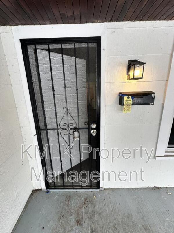Building Photo - 15714 Huntmere Ave