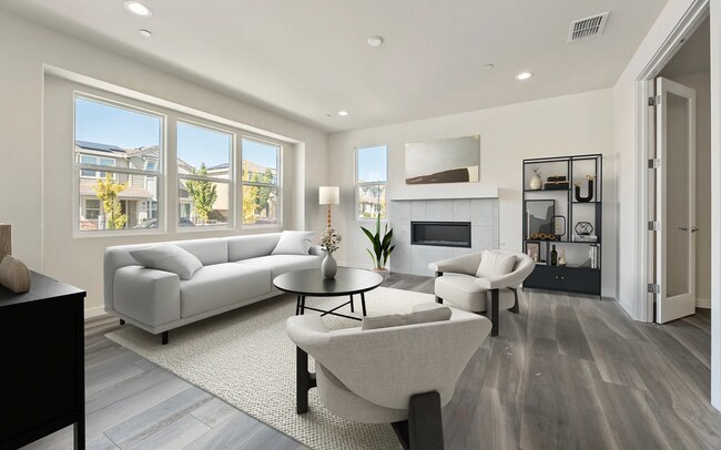 Foto del edificio - STUNNING 3/3+LOFT (Rocklin) Gem! Don't Miss This One!  (See Below For Viewings)!