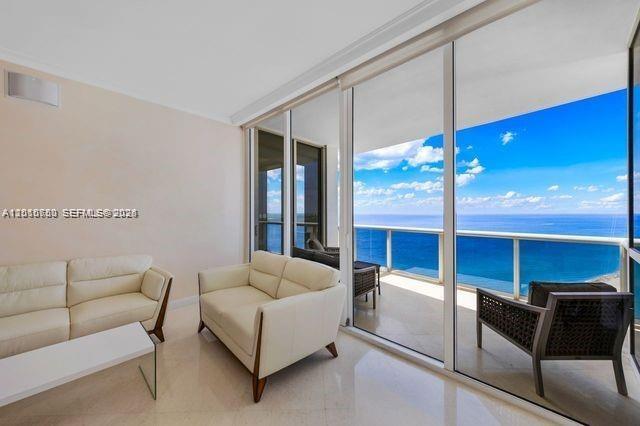 Foto del edificio - 18101 Collins Ave