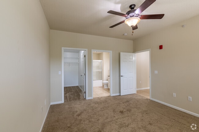 1BR, 1.5BA - Balcony - The Frontier West Lawrence