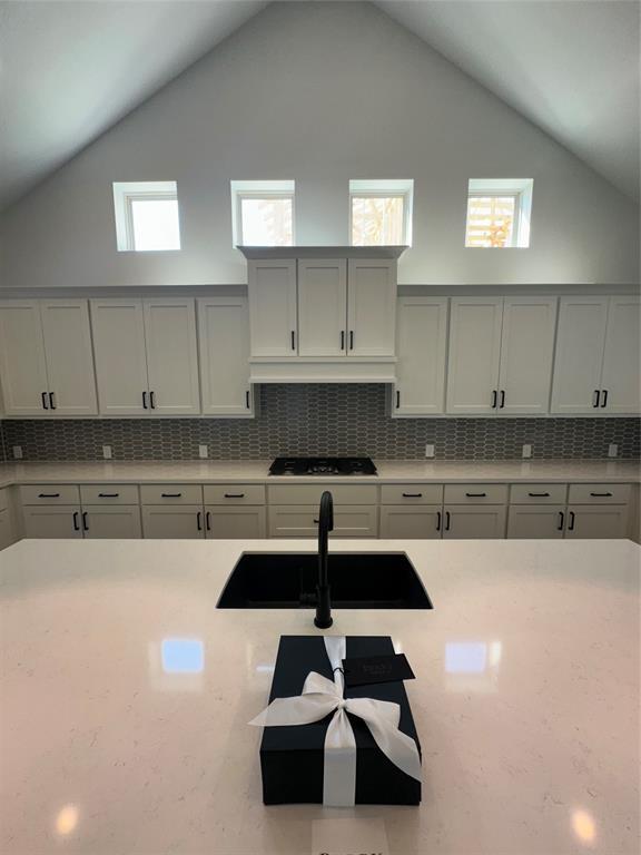 Foto del edificio - 5411 Holly Holw Ln