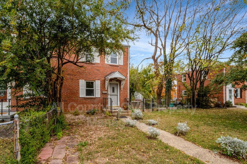 Foto principal - 2238 Farrington Ave