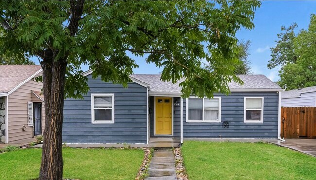 Foto del edificio - Immediate Move In.