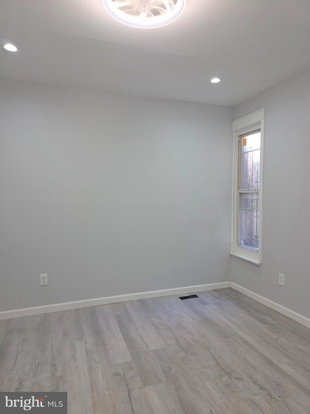 Foto del edificio - 5354 Woodland Ave