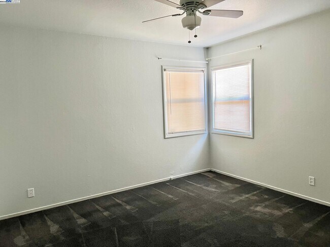 Foto del edificio - 3594 Somerset Ave