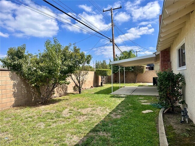 Building Photo - 1705 E Michelle St