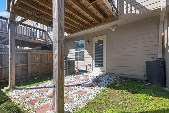 Building Photo - 940 Society Cir
