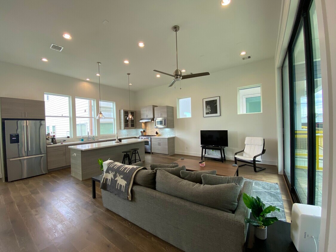 Main living space on LV2 - 1215 Hickory St