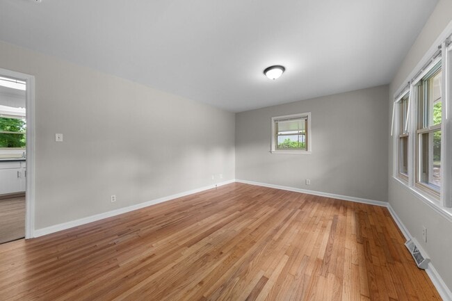 Building Photo - 3 Bedroom 1.5 Bath Home in South Durham