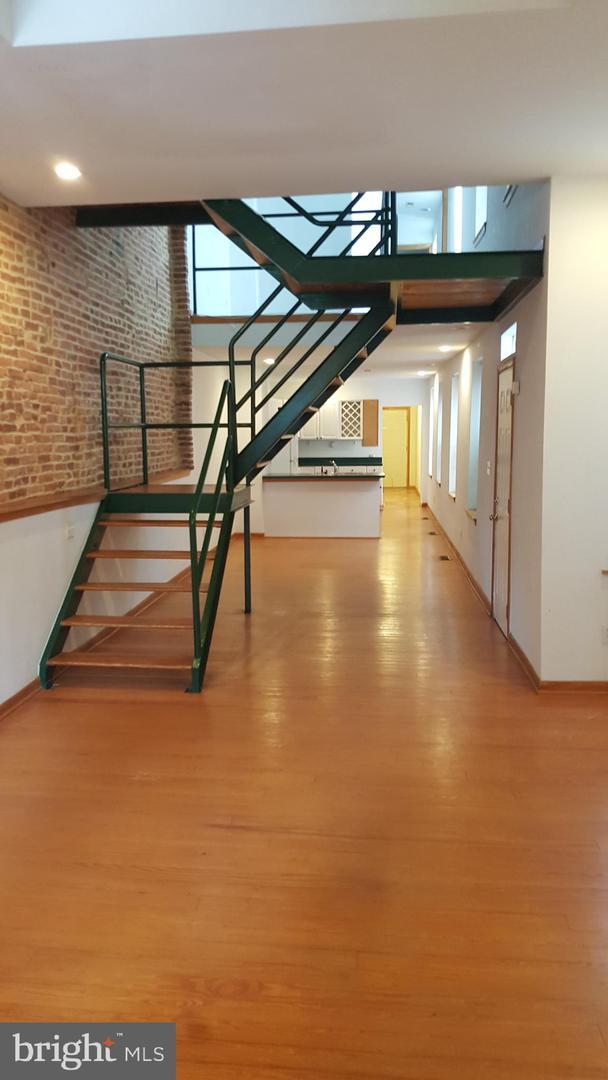 Foto del edificio - 410 S Patterson Park Ave