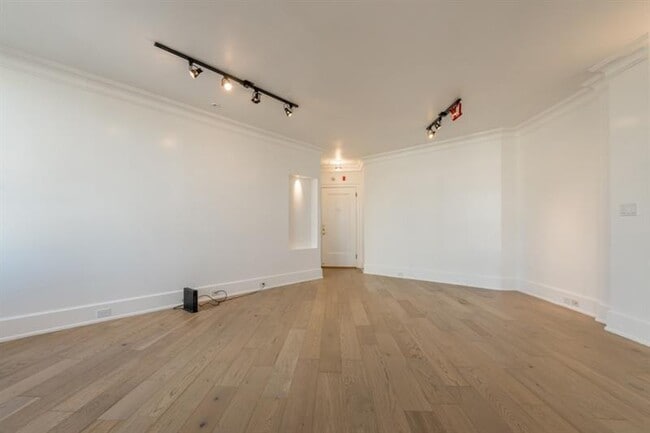 Building Photo - 75 Ponce De Leon Ave NE