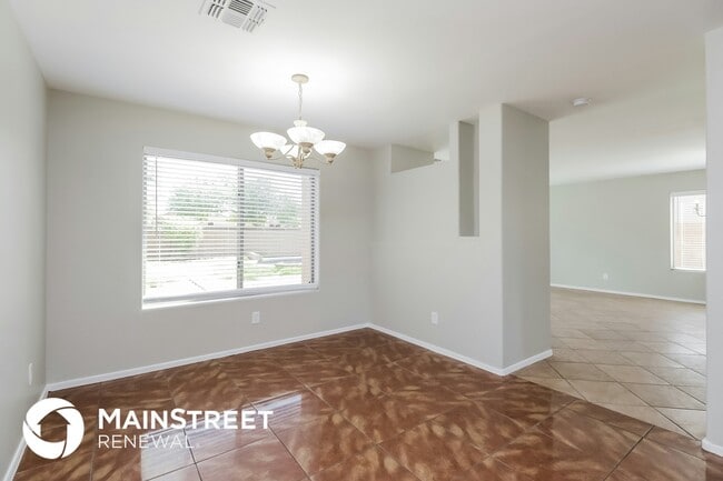 Building Photo - 7019 S 43rd Dr