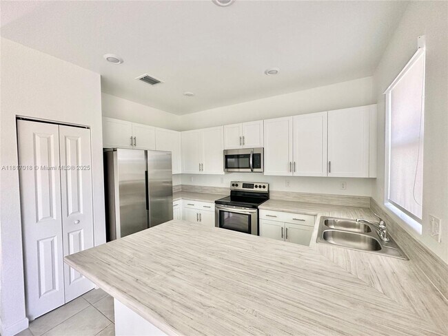 Foto del edificio - 10049 SW 228th Terrace