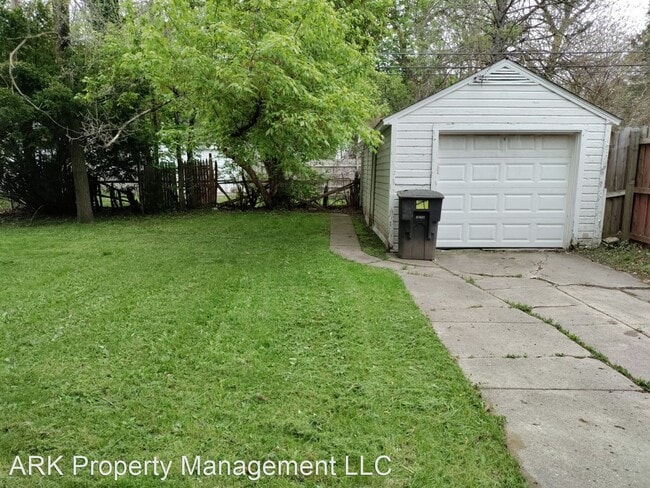 Building Photo - 3 br, 1.5 bath House - 17920 Redfern