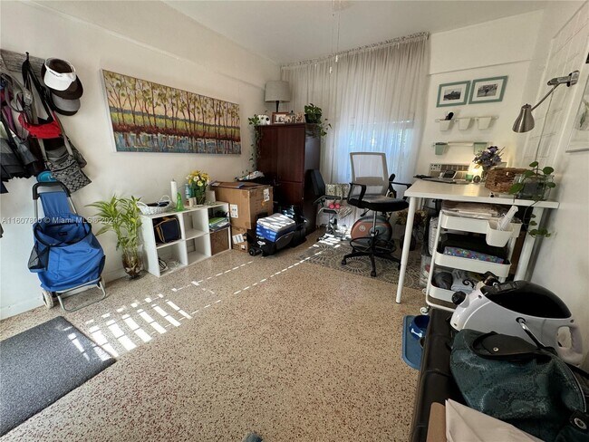 Foto del edificio - 737 NE 16th Ave