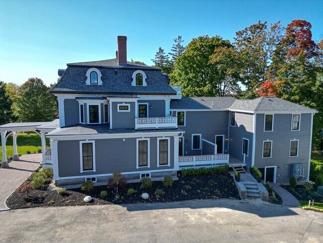 Foto del edificio - 11 Lowell Rd