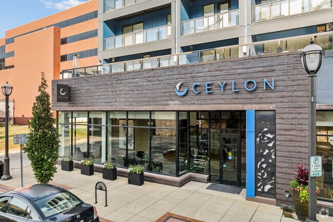 Entrance - Ceylon