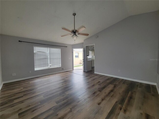 Foto del edificio - 9827 Dean Cove Ln