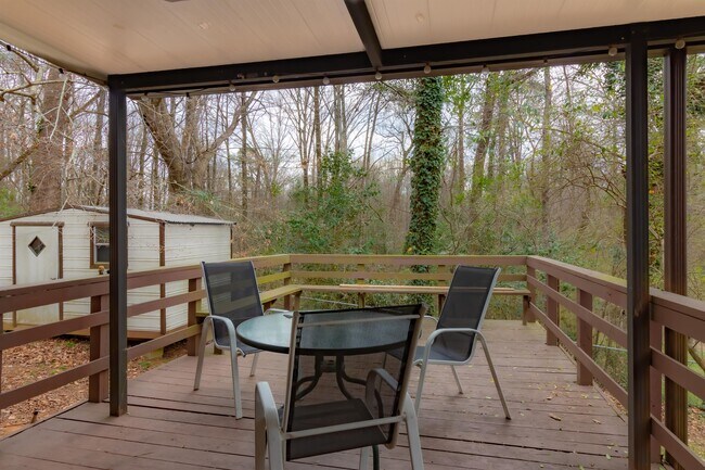 Building Photo - 4900 Hearthstone Dr