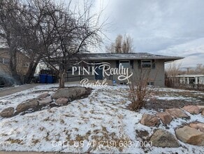 Building Photo - 2545 Lelaray St