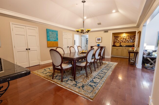 Building Photo - 510 Berkeley Square