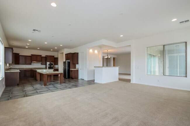 Foto del edificio - 5113 N 194th Dr