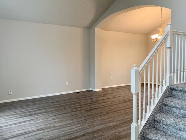 Building Photo - Renovated 4 BR/3.5BA Home with Large Backyard & Finished Basement! Cherry Creek Schools! Minutes ...