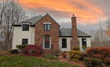 Building Photo - 40 Hull Pl