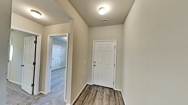 Foto del edificio - Very Nice and Spacious 4 Bedroom 2 Bath Ho...