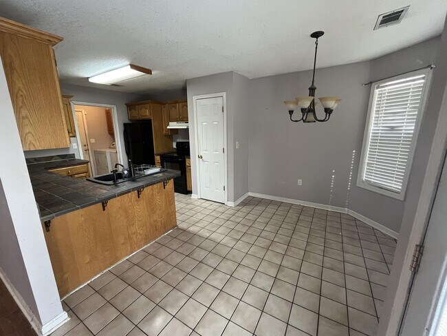 Building Photo - 1501 Crepe Myrtle Dr