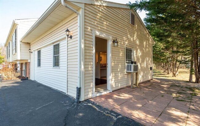 Building Photo - 19129 Kinglet Plz