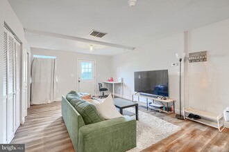 Building Photo - 1729 Guilford Ave