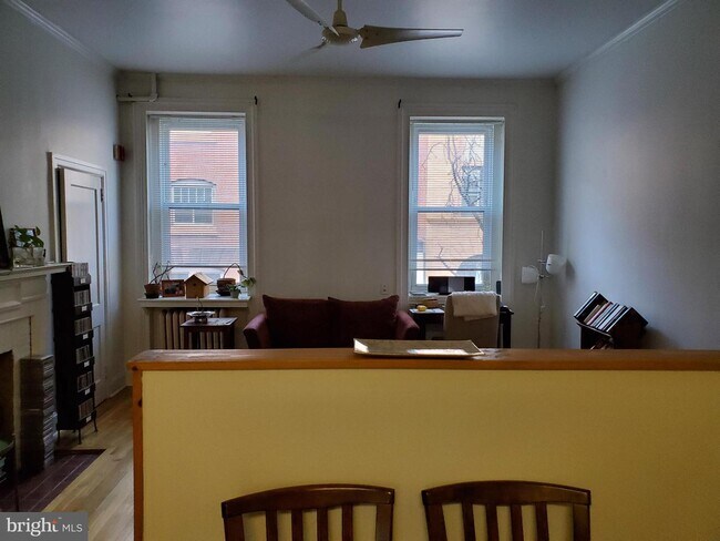 Building Photo - 1216 Locust St