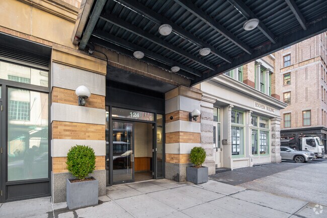 Entrance - 124-130 Hudson St