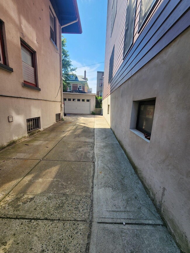 Building Photo - 205 Manhattan Ave