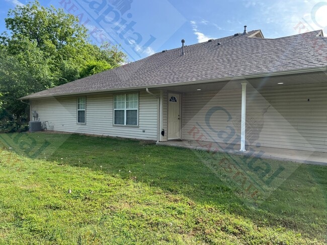 Spacious Duplex in Harrah - Spacious Duplex in Harrah House