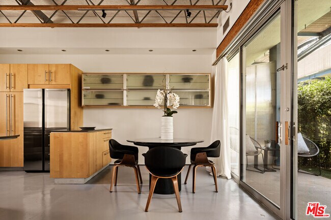 Foto del edificio - 619 San Juan Ave