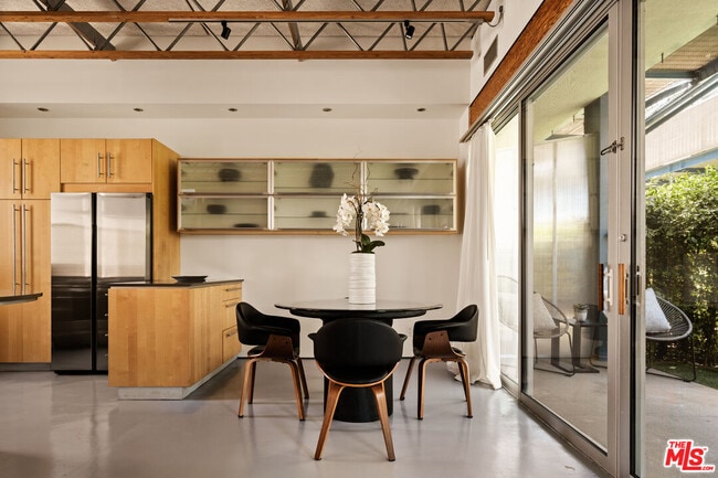 Building Photo - 619 San Juan Ave