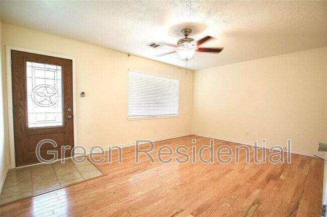 Foto del edificio - 711 Overbluff St