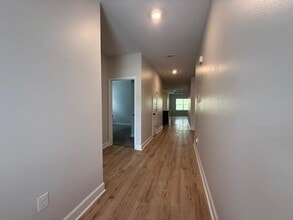 Building Photo - 2035 Hansel Hl Dr