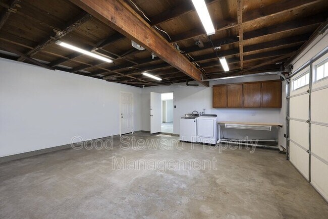 Building Photo - 19111 Carp Cir