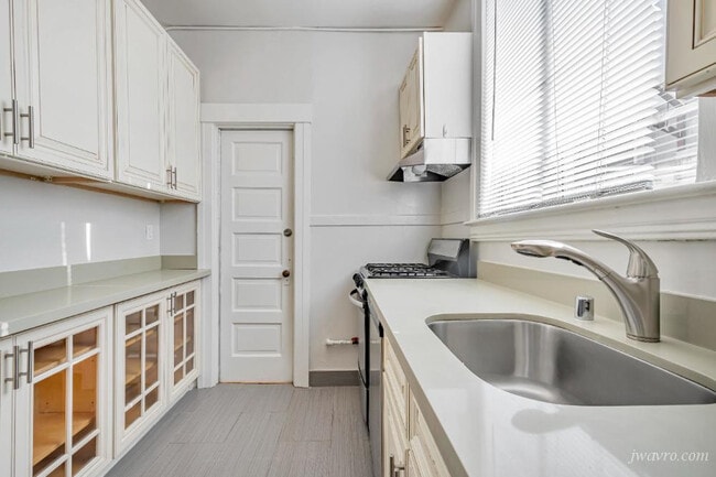 Building Photo - 1250 Taylor St