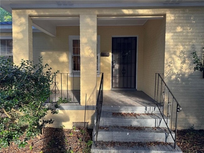 Building Photo - 35 E Chadwick Dr