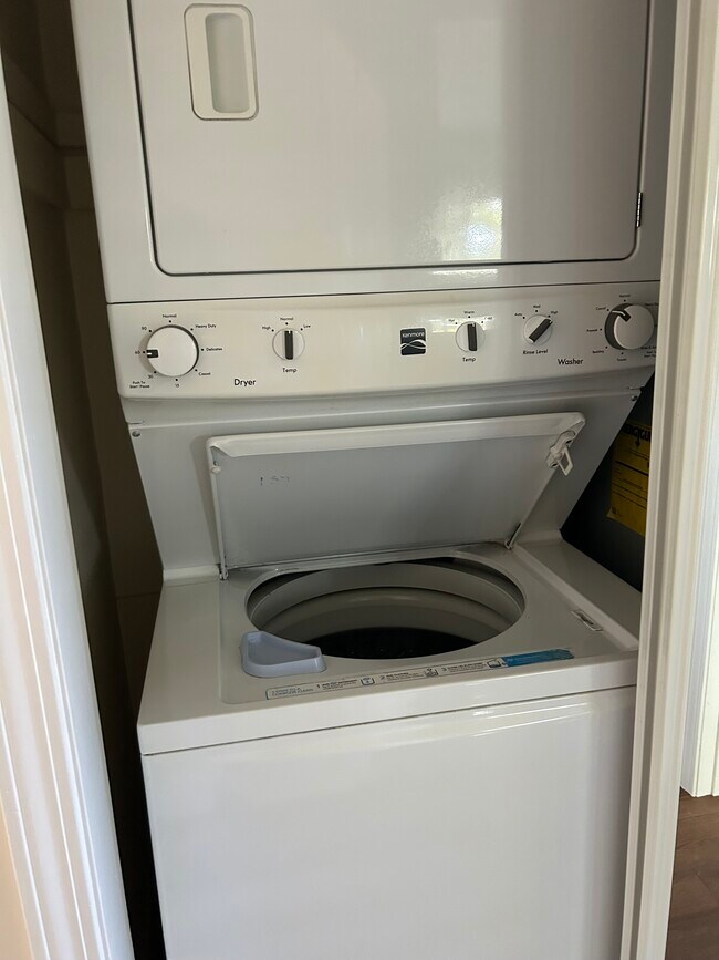 Foto del edificio - 50 Overlook Dr