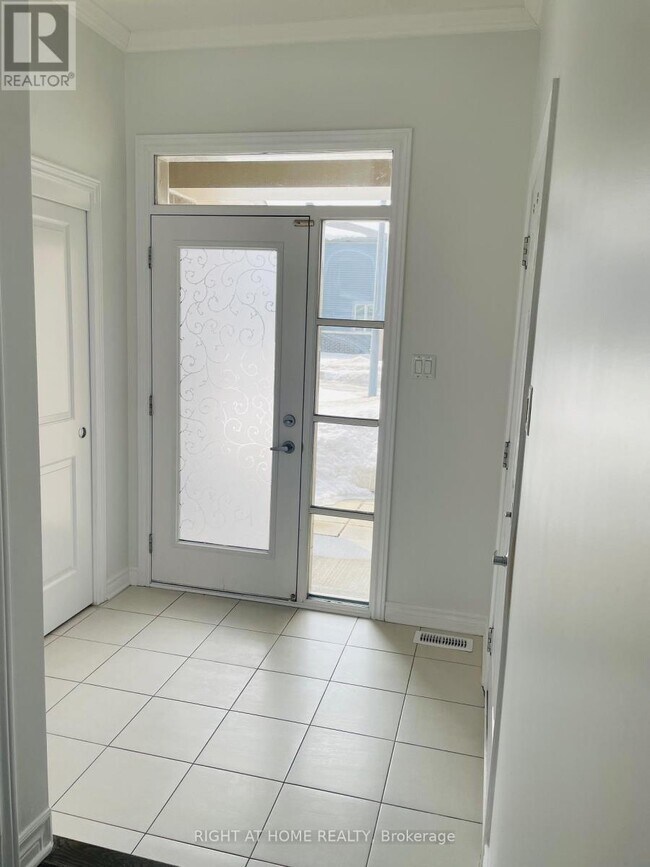 Photo du bâtiment - 810 June Grass St