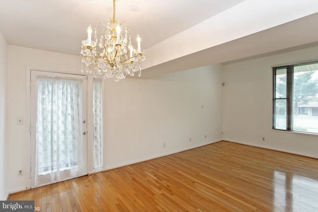 Building Photo - 6803 Vantage Dr