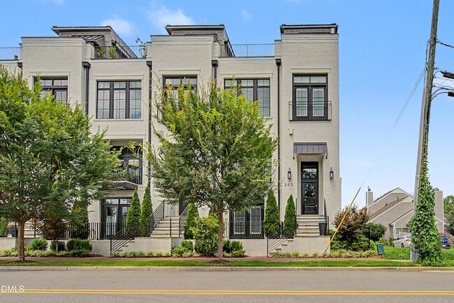 Building Photo - 163 E Park St